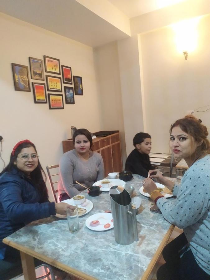 Hotel Cozy Haven Mandi Luaran gambar