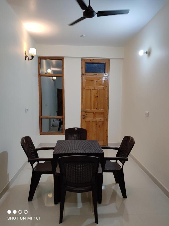 Hotel Cozy Haven Mandi Luaran gambar