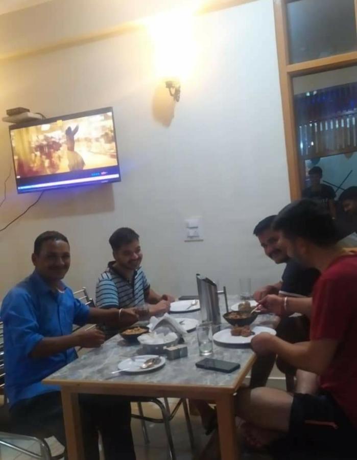 Hotel Cozy Haven Mandi Luaran gambar