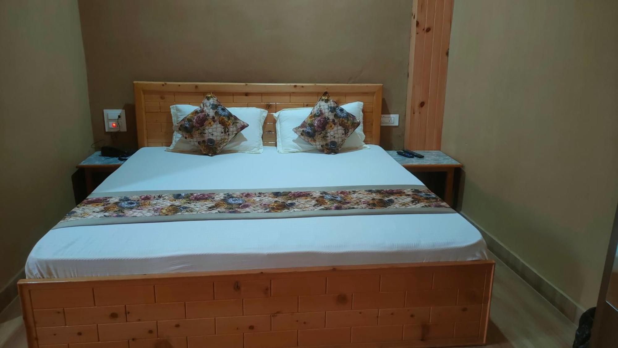 Hotel Cozy Haven Mandi Luaran gambar