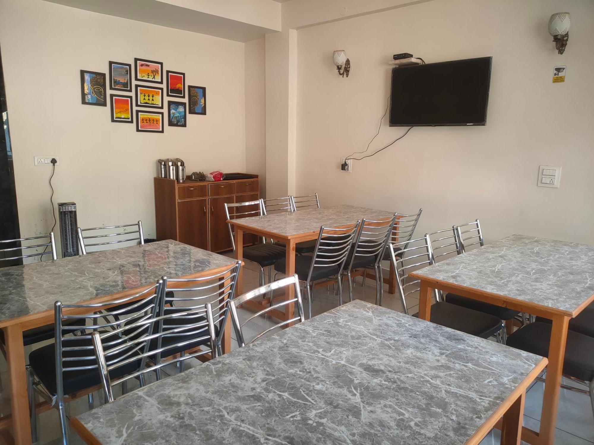 Hotel Cozy Haven Mandi Luaran gambar